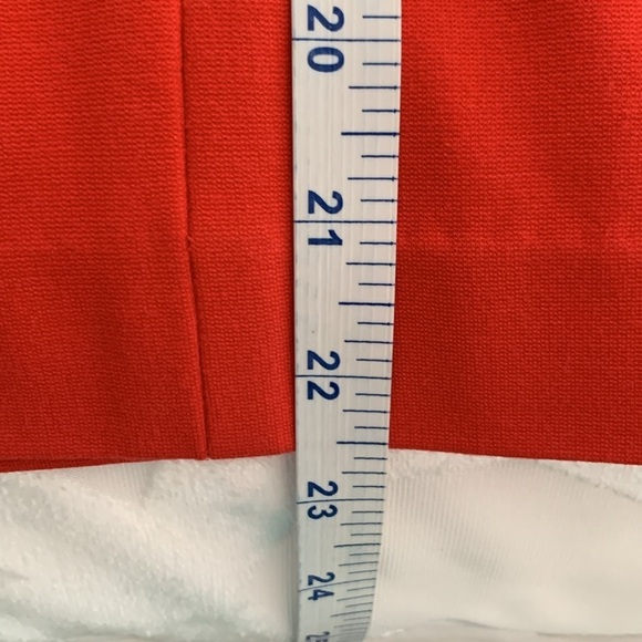 Ann Taylor Red Pencil Skirt w/Side Darting, Zipper Closure. 3% Spandex Size 12P - Picture 8 of 11